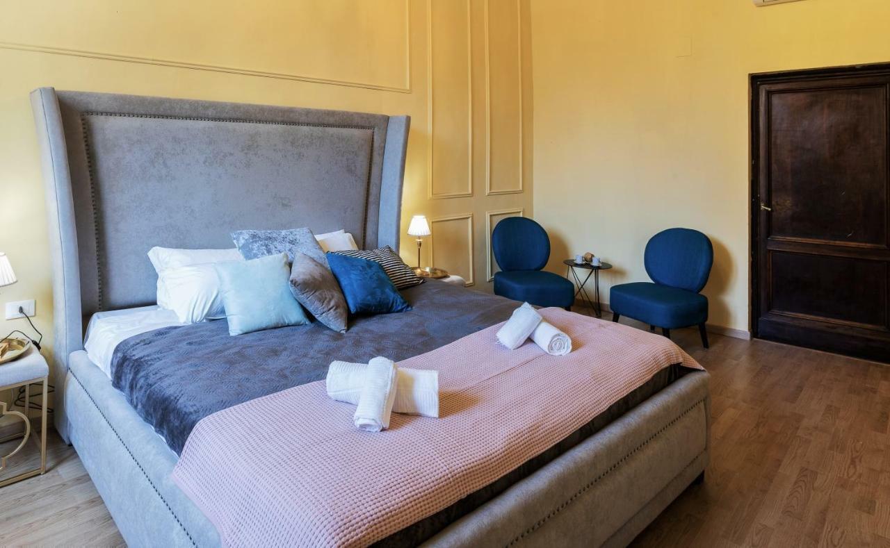Historic Center Palace - Huge 4 Bedrooms Santa Croce Apartment - By LikehomeFirenze Eksteriør bilde